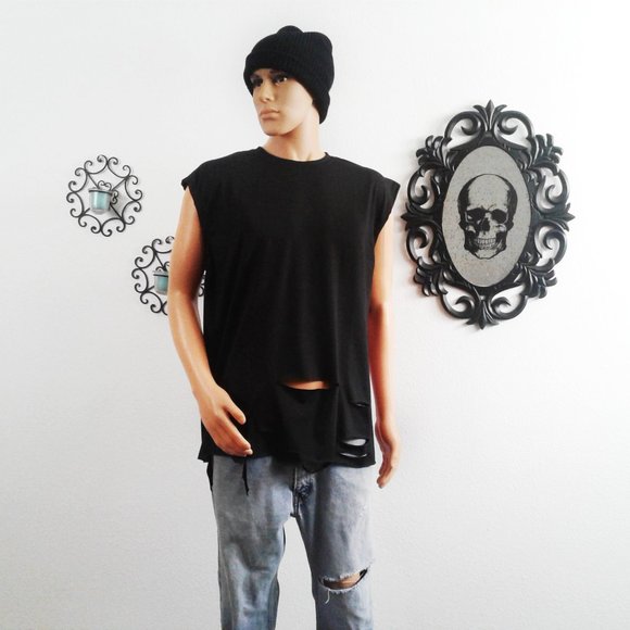 Oversized Distressed Tank Top - Picture 2 of 4